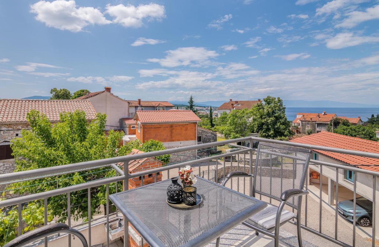 Apartment Marina Malinska Buitenkant foto
