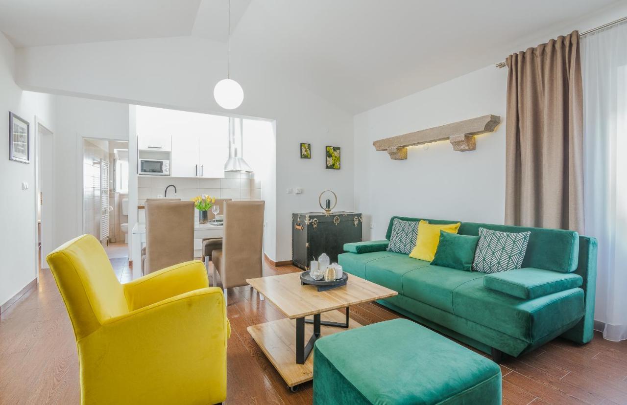 Apartment Marina Malinska Buitenkant foto