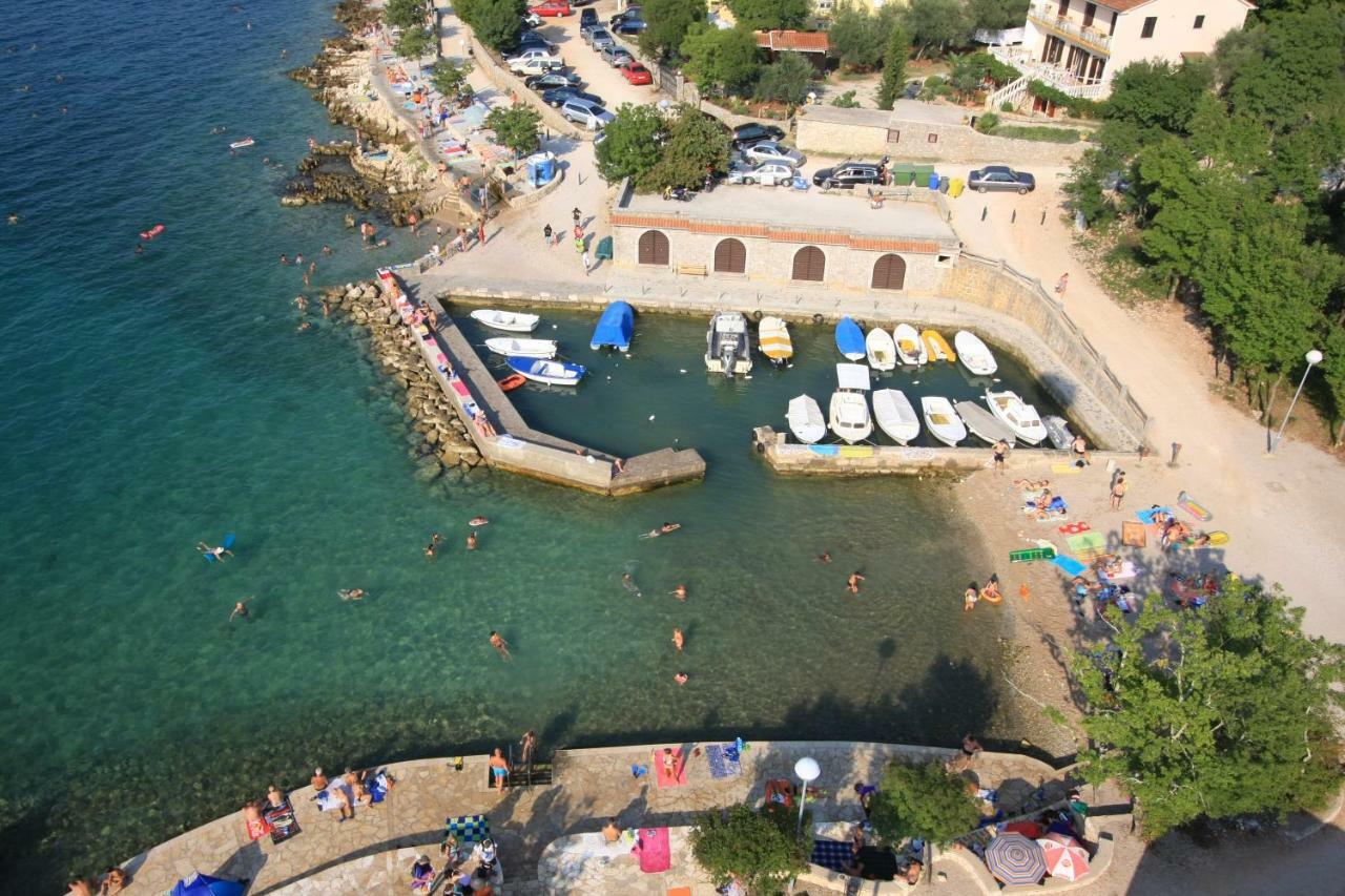 Apartment Marina Malinska Buitenkant foto